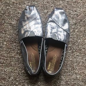Gorgeous Silver Sequin Toms!